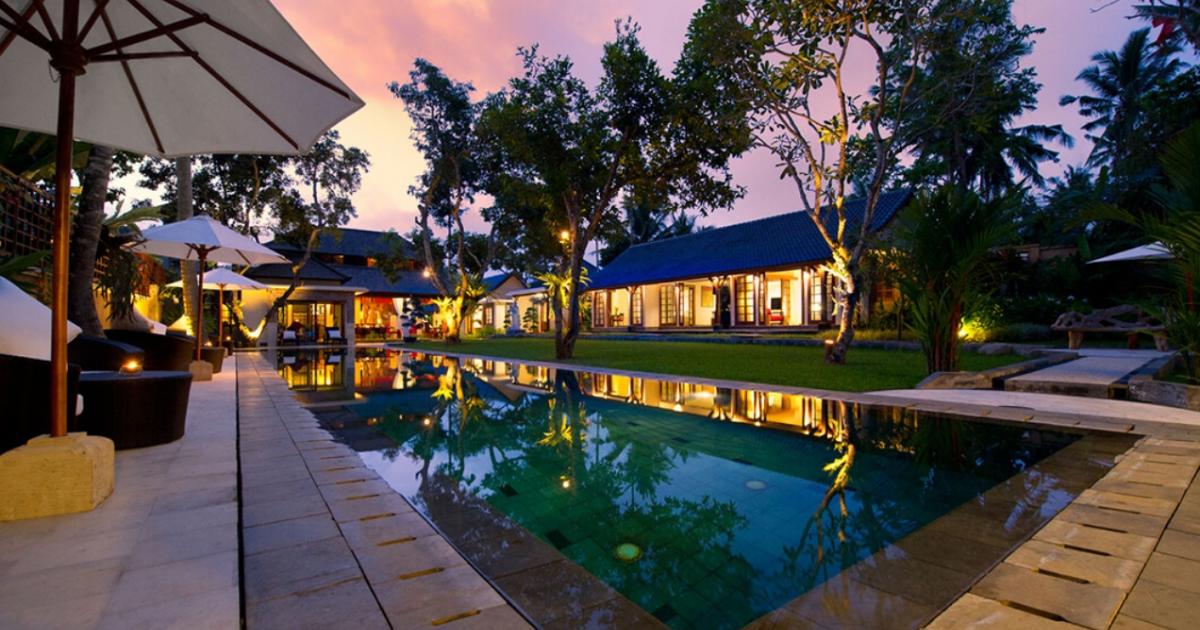 Villa San Pool and Villa at Dusk