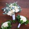 bride n bridemaids bouquet
